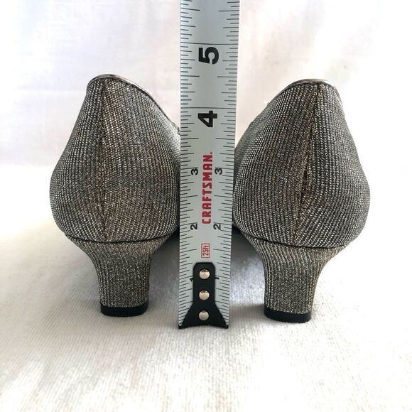 J.Renee Idenah womens pointed toe pump size 9M - Picture 12 of 12